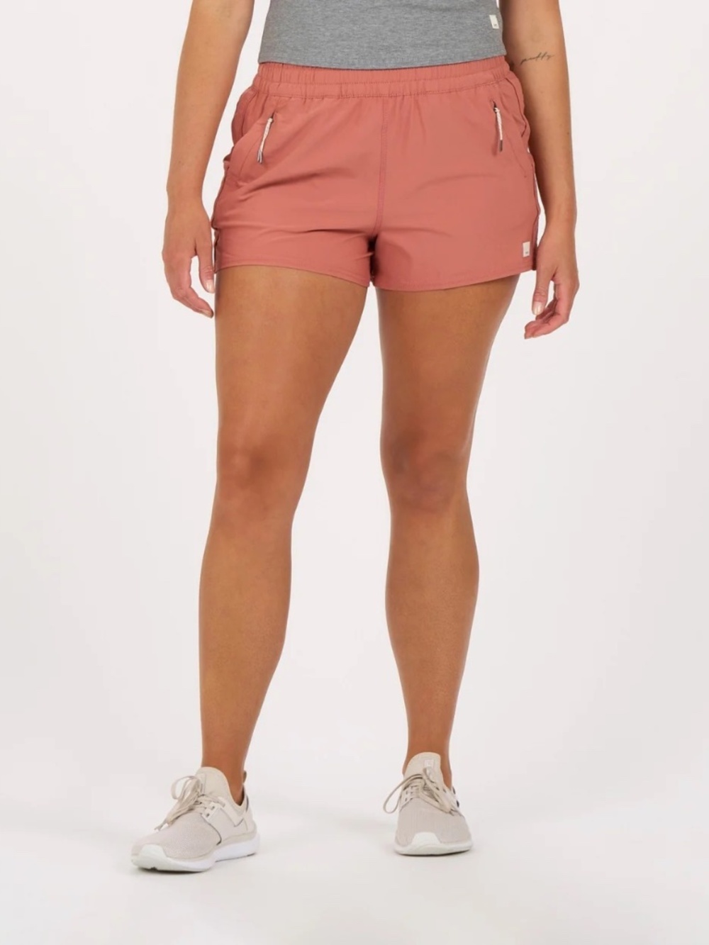 Vuori Dash Short in Cinnamon